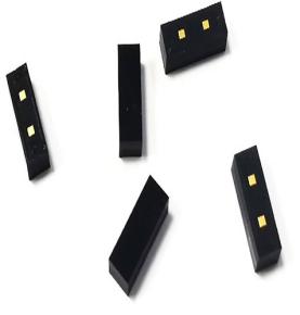 RFID анти-металлтә електронтә дырга PCB аматериал 18000-6C UHF микро-миниатюра RFID електронтә дырга